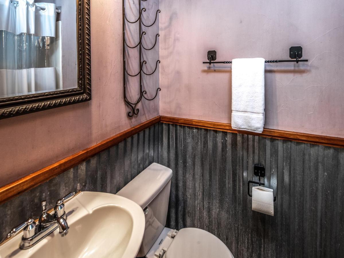 Apache Village Cabinette 13, Queen Bed, Midtown, Sleeps 2 Ruidoso Buitenkant foto