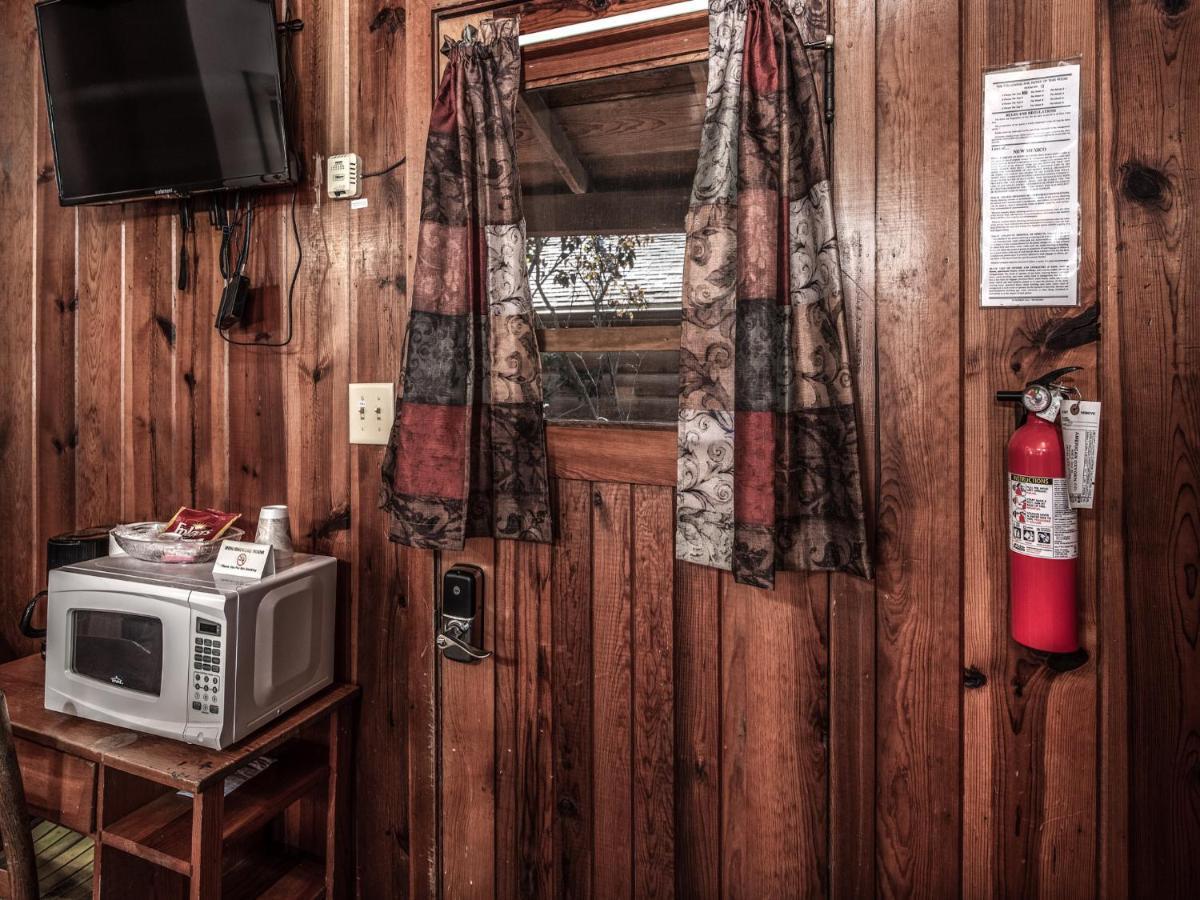 Apache Village Cabinette 13, Queen Bed, Midtown, Sleeps 2 Ruidoso Buitenkant foto