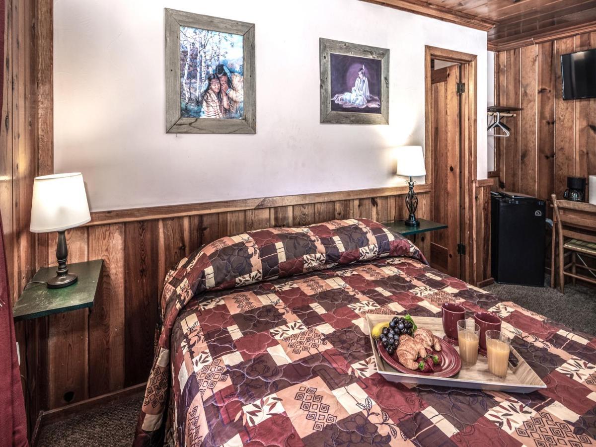 Apache Village Cabinette 13, Queen Bed, Midtown, Sleeps 2 Ruidoso Buitenkant foto