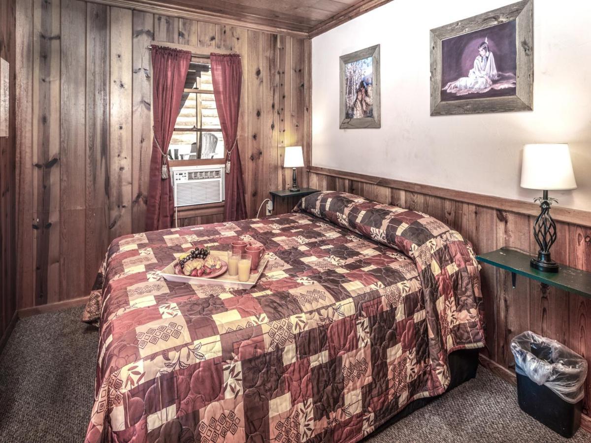 Apache Village Cabinette 13, Queen Bed, Midtown, Sleeps 2 Ruidoso Buitenkant foto